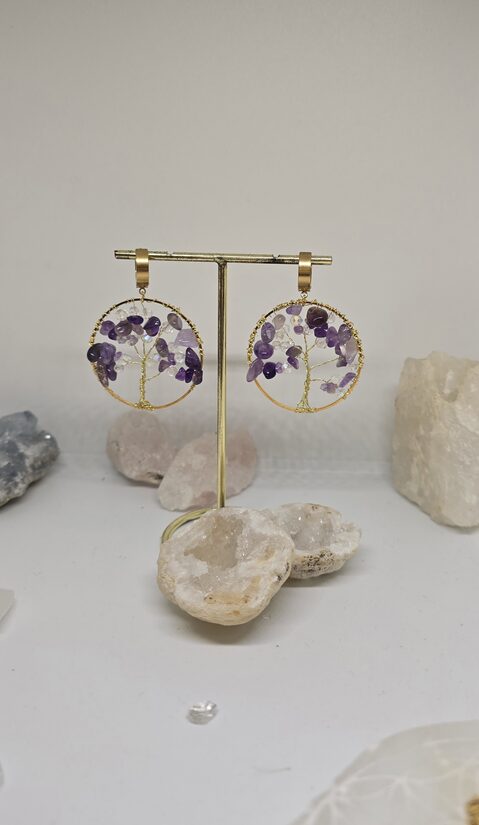 Ametista dzimtas koks